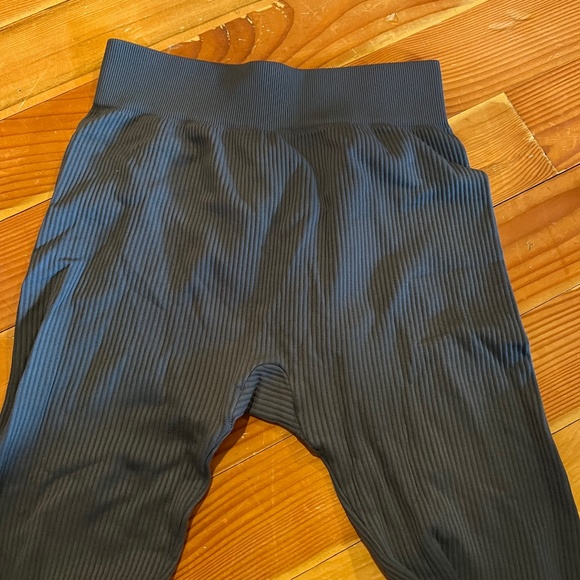 Nylon workout leggings - Picture 2 of 3